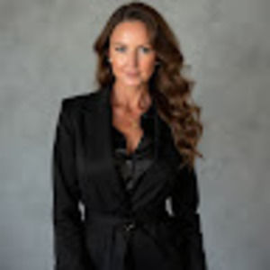 Meet your Posher, Celena